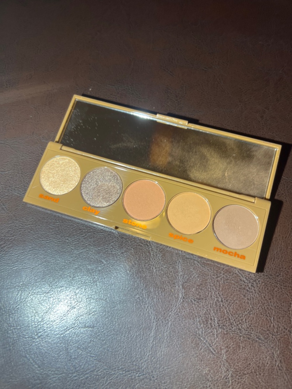 Neutral Five-Shade Eyeshadow Palette in Beige & Gold Tones